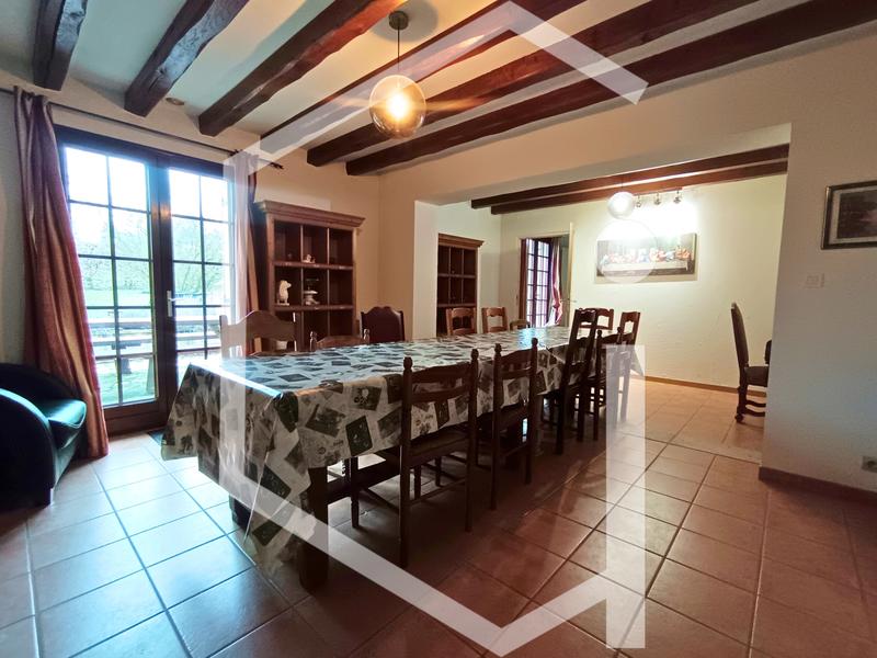 Maison - 155 m² - 9 pièces