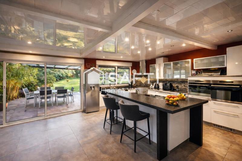 Maison - 140 m² - 6 pièces