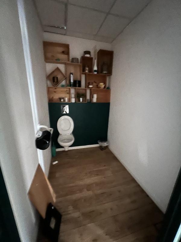 Local commercial - 84 m² - 2 pièces