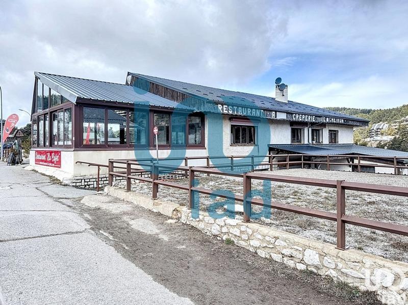 Local commercial - 245 m²