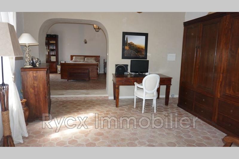 Maison - 285 m² - 9 pièces