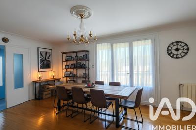 Maison - 93 m² - 5 pièces