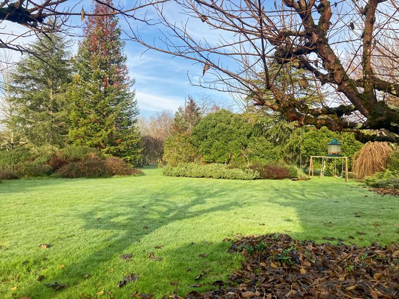 Maison - 234 m² - 6 pièces