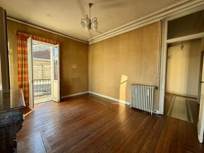 Appartement - 100 m² - 4 pièces