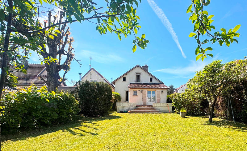 Maison - 144 m² - 8 pièces