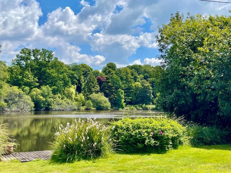 Propriété - 240 m² - 8 pièces