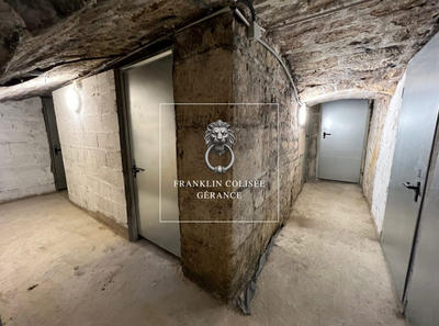 Parking / Garage - 3 m²