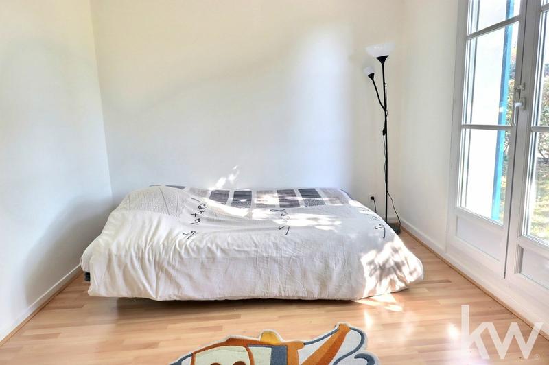 Maison - 243 m² - 9 pièces