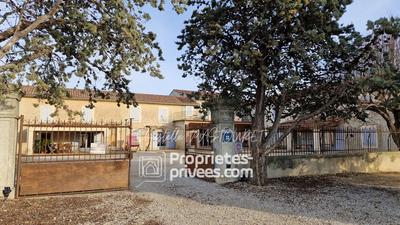 Propriété - 900 m² - 28 pièces