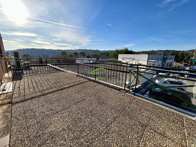 Appartement - 77 m² - 3 pièces