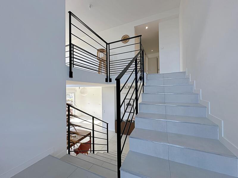 Appartement - 111 m² - 4 pièces