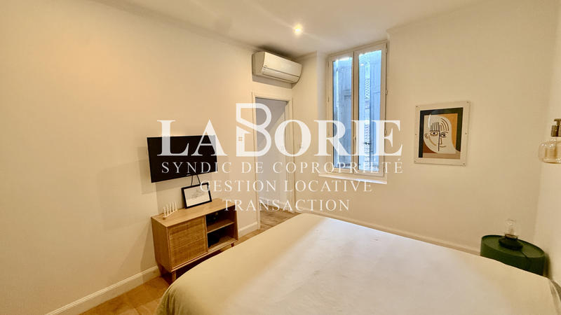 Appartement - 98 m² - 2 pièces