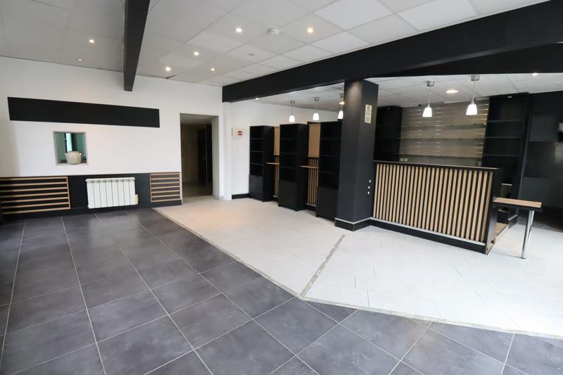 Local commercial - 136 m²