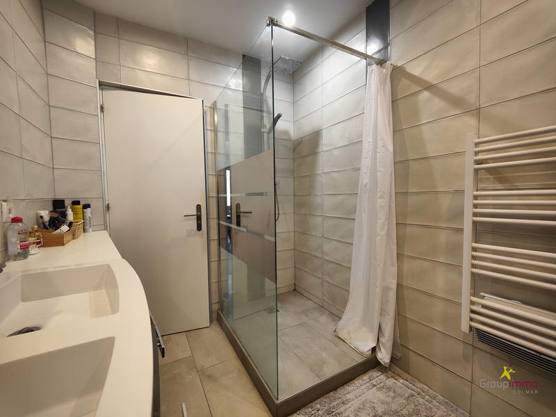 Appartement - 85 m² - 5 pièces