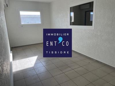 Entrepôt - 1 680 m²