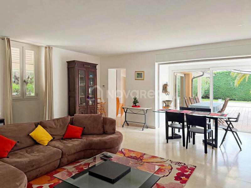 Maison - 236 m² - 7 pièces