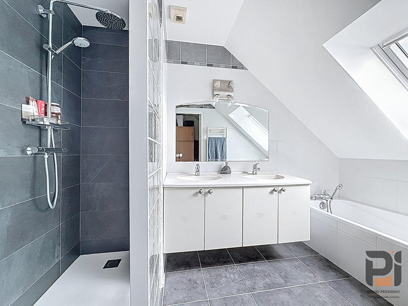 Maison - 168 m² - 6 pièces