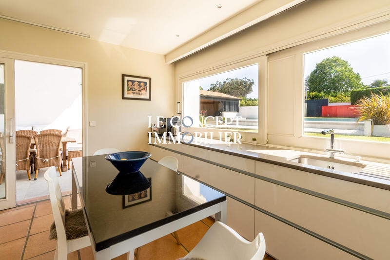 Villa - 295 m² - 12 pièces