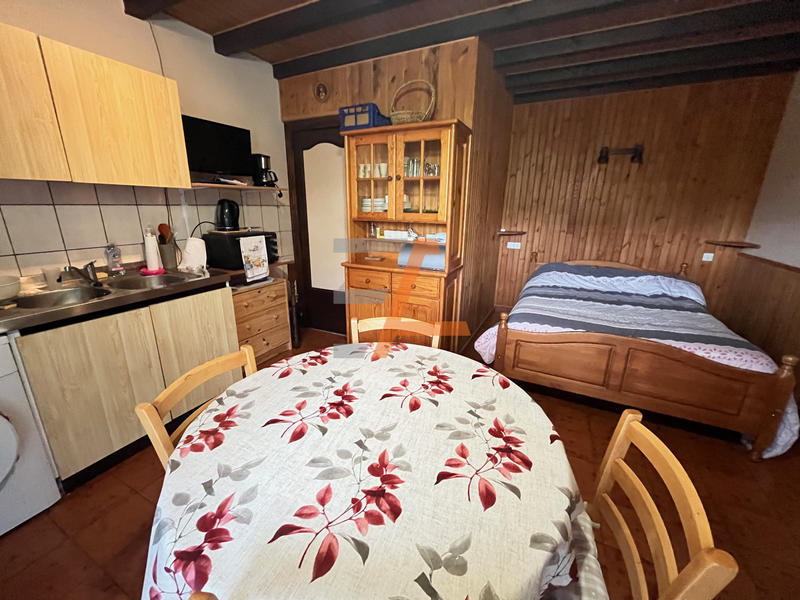 Maison - 237 m² - 9 pièces