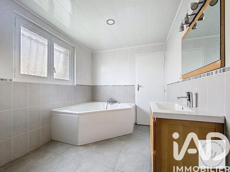 Maison - 260 m² - 8 pièces