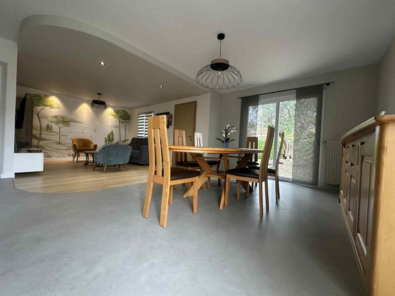 Maison - 137 m² - 5 pièces