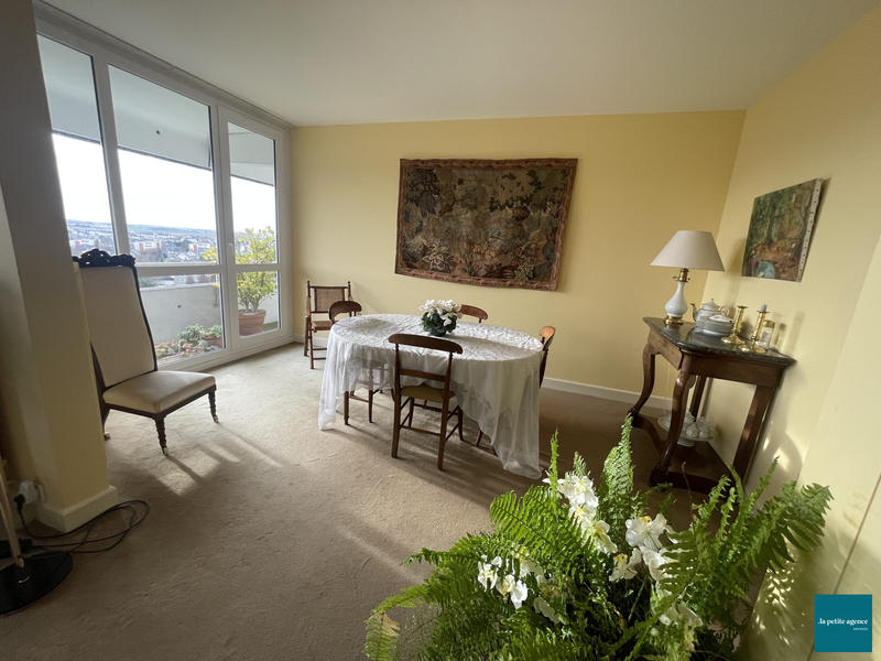 Appartement - 84 m² - 4 pièces