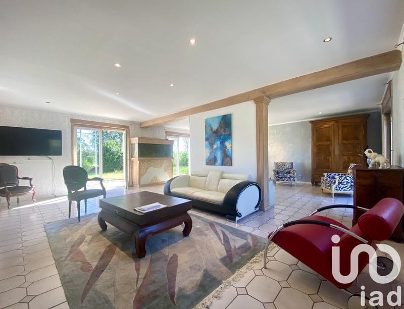 Maison - 217 m² - 8 pièces