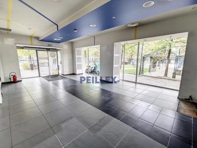 Local commercial - 88 m² - 4 pièces