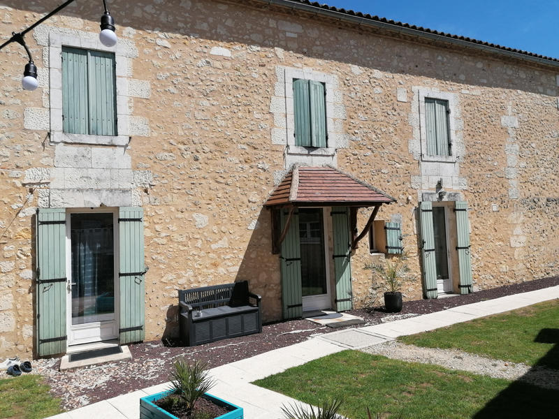 Maison - 340 m² - 8 pièces