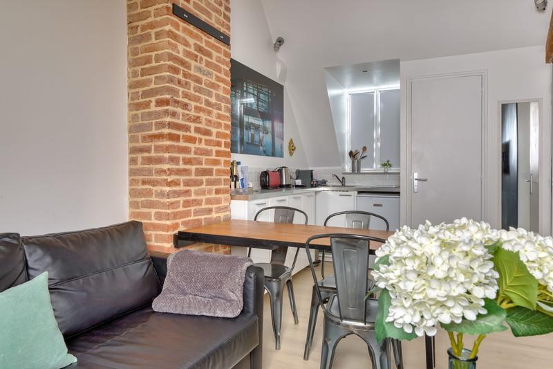 Maison - 280 m² - 10 pièces