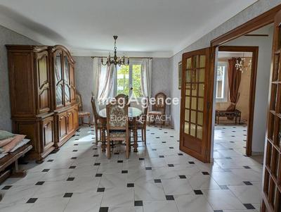 Maison - 97 m² - 5 pièces