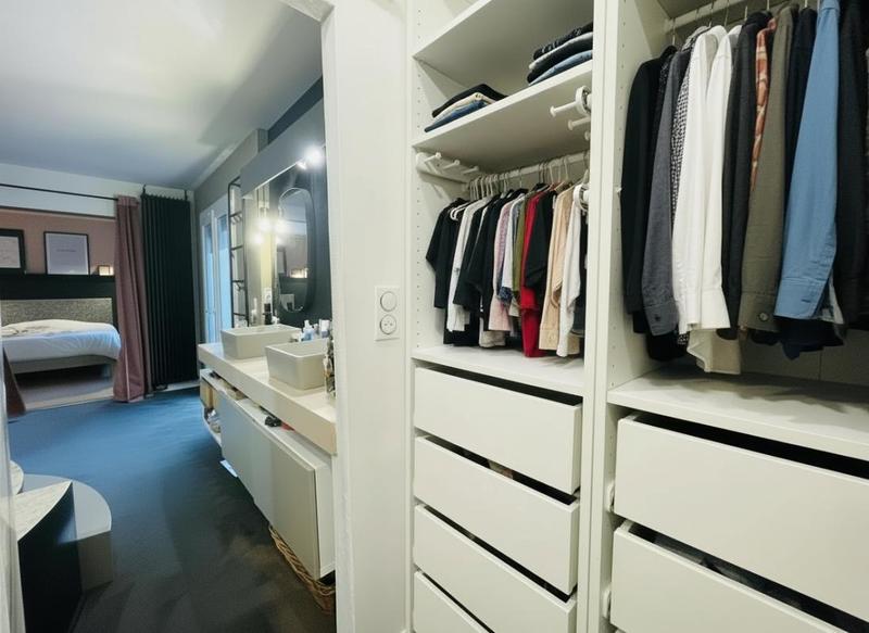 Propriété - 203 m² - 9 pièces