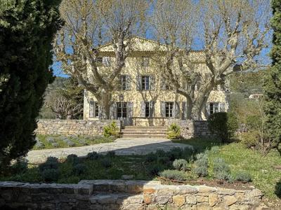 Maison - 359 m² - 10 pièces