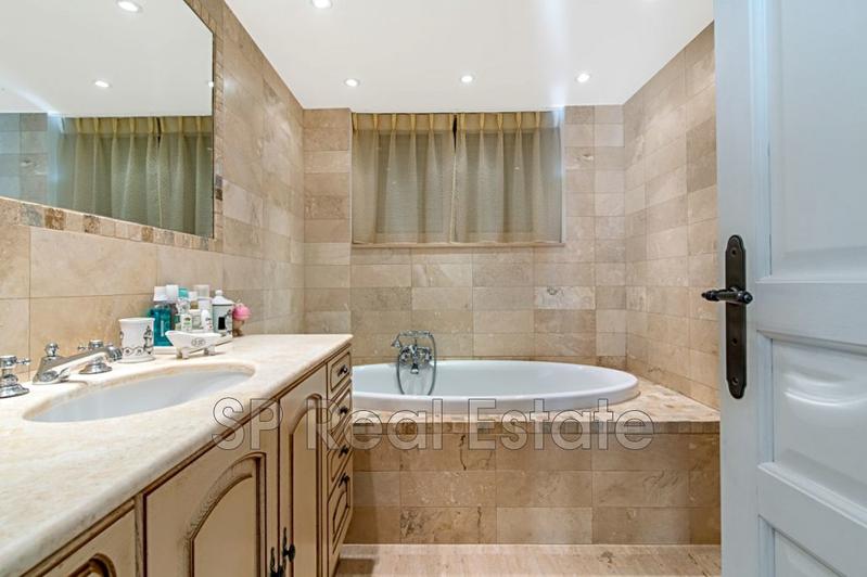 Appartement - 121 m² - 4 pièces