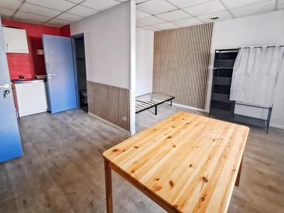Studio - 304 m² - 8 pièces