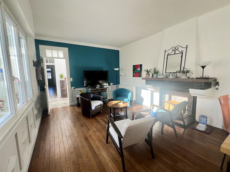 Maison jumelée - 240 m² - 11 pièces