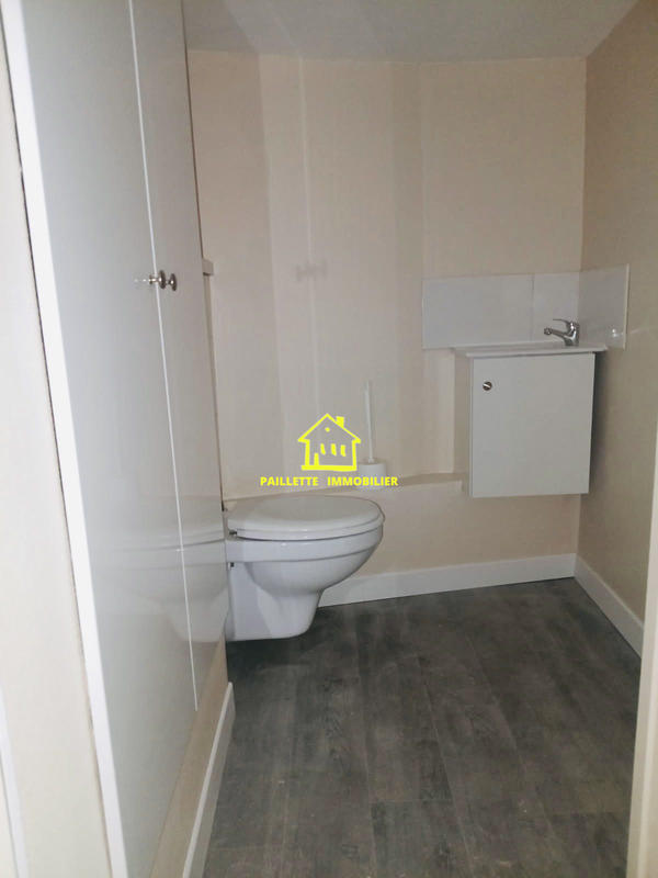 Loft - 65 m² - 2 pièces