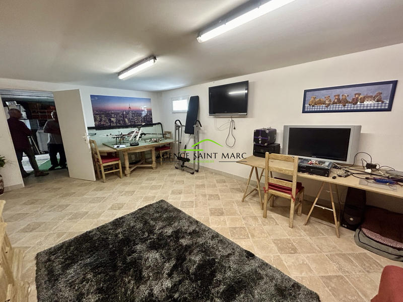 Maison - 180 m² - 5 pièces