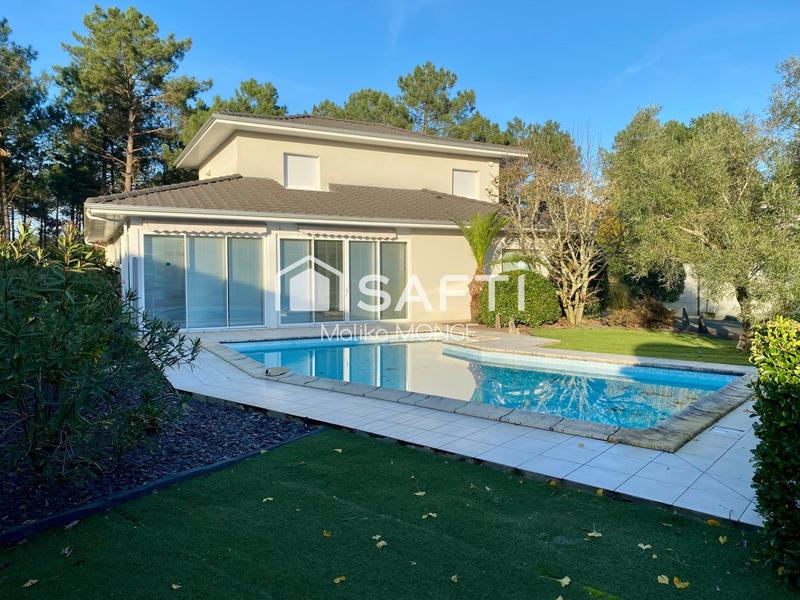 Maison - 208 m² - 6 pièces