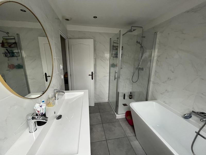 Maison - 90 m² - 5 pièces