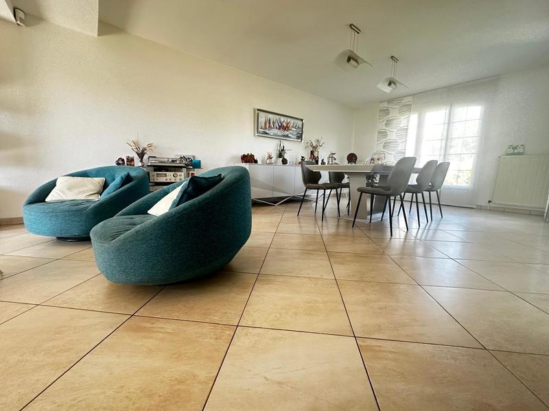 Maison traditionnelle - 120 m² - 6 pièces