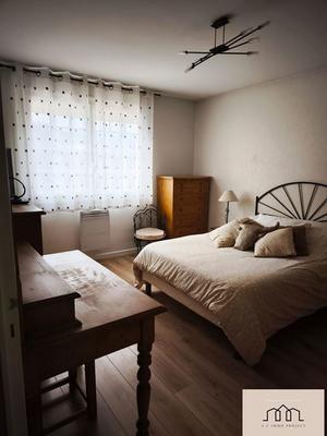 Maison traditionnelle - 207 m² - 7 pièces