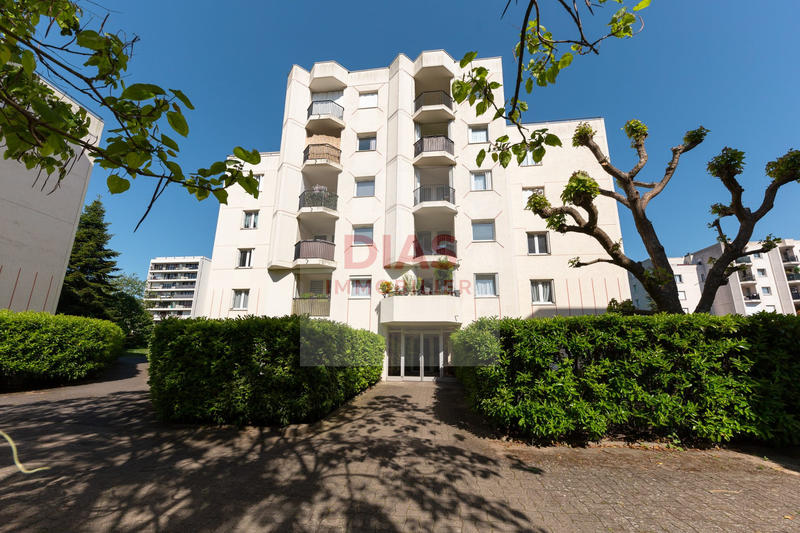 Appartement - 79 m² - 1 pièce