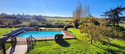 Maison - 250 m² - 6 pièces