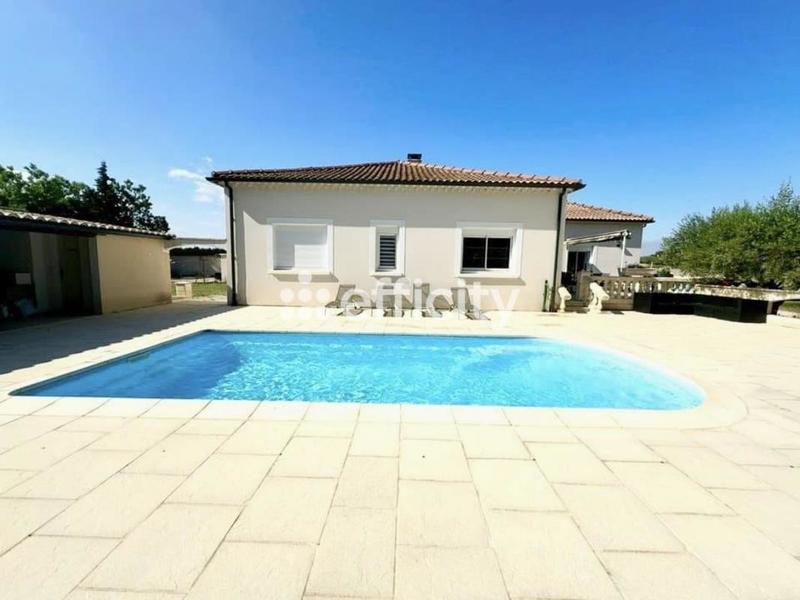 Maison - 215 m² - 7 pièces