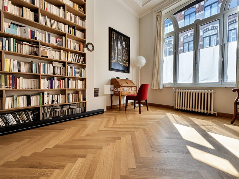 Maison - 213 m² - 8 pièces