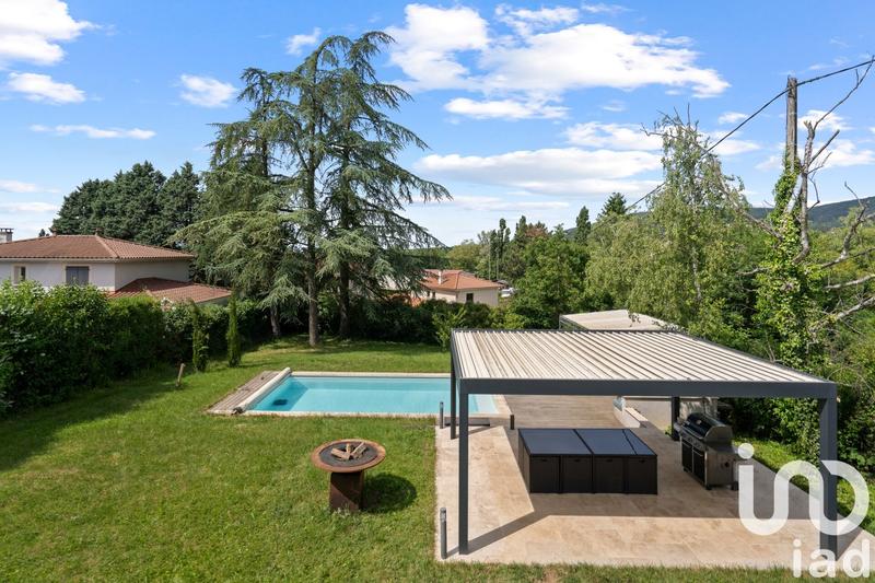 Maison - 251 m² - 6 pièces