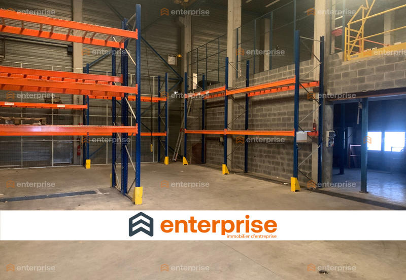 Local d'activité / Entrepôt - 1 227 m²