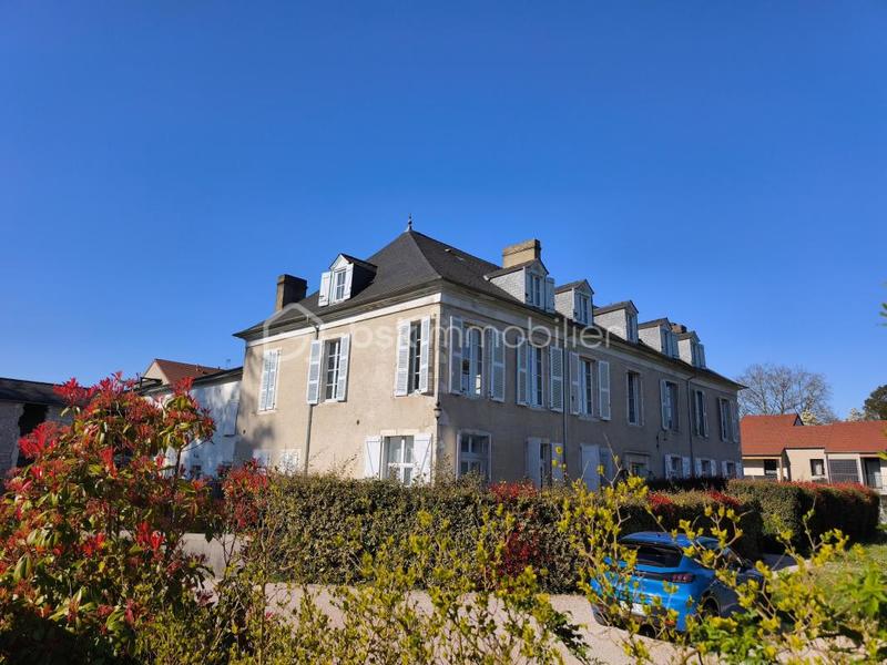 Loft - 95 m² - 4 pièces