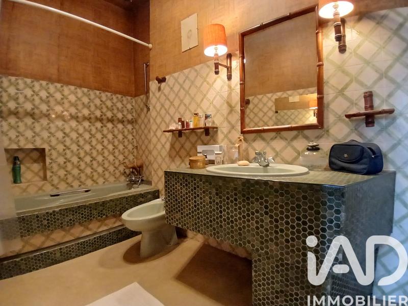 Maison - 211 m² - 8 pièces